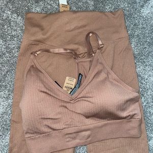 Matching set Victoria Secret leggings & sports bra